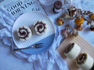 26、可可旋风蛋糕卷,装盘，食用，