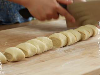 9、红糖馒头12m+,切成小馒头