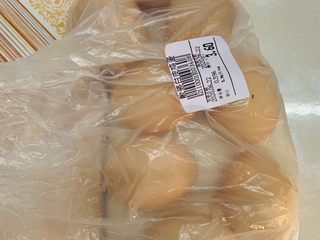 1、古早味蛋糕????,冰箱里拿出鸡蛋回温。