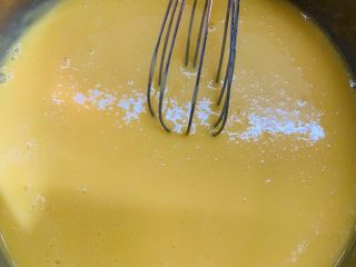 13、古早味蛋糕????,搅拌均匀备用。