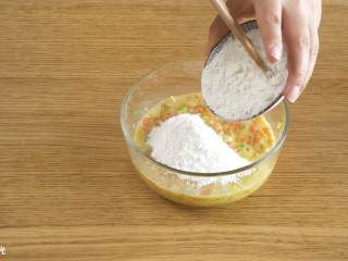 9、12m+三文鱼小豆丁,加面粉。