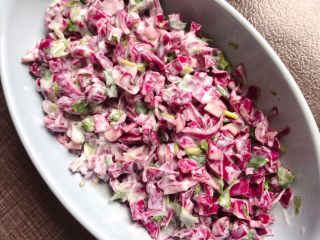 5、酸奶紫甘蓝,搅拌成功 一道特适合夏天的～酸奶紫甘蓝