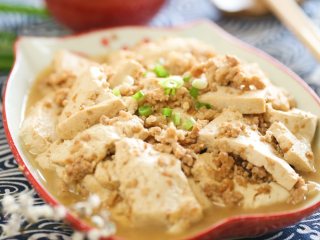 13、12m+肉末烧豆腐（宝宝辅食）,出锅，完美，忍不住给自己比心，哈哈哈~配碗米饭就可以开动啦~