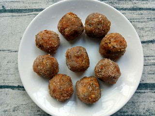 11、米粉薯丸,煎好装盘