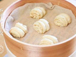 15、小花卷12m+（宝宝辅食）,不开火放在蒸笼上，二次醒发十分钟~