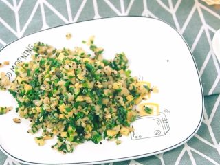 9、韭菜香干炒藜麦饭,????小贴士：因为韭菜的味道很浓，所以不需要放其他葱姜来帮忙。