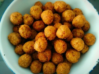 9、鱼肉藕丸,捞出装盘