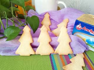 11、圣诞树饼干,节日气氛立刻就有了。