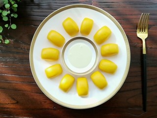 15、黄金小馒头,蘸炼乳最甜蜜。