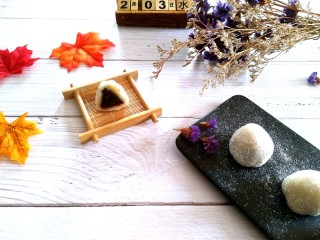 15、红豆糯米糍,摆盘做好了。