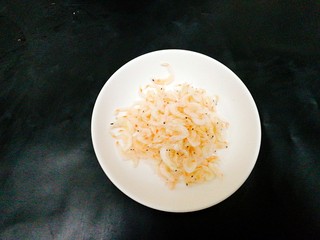 10、百变鸡蛋+火腿肠虾皮鸡蛋饼,虾皮