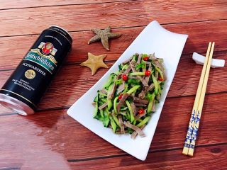 10、青瓜凉拌猪舌,看世界杯时品着美酒吃着爽口小菜好开心