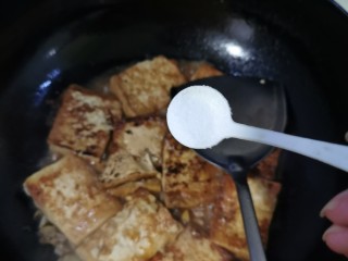 11、家常豆腐,加适量盐