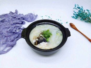 16、#一碗汤##秋季补钙佳品#鱼头粉皮汤,味道鲜美又补钙，喜欢的一起做起来吧！