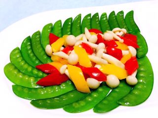 14、缤纷荷兰豆,荷兰豆入口脆脆滴海鲜菇滑嫩嫩的