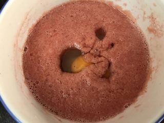 9、蕃茄鸡蛋饼+花生芝麻浆,加入鸡蛋2个