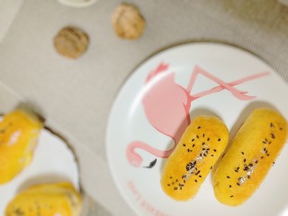 13、#宝宝零食#自创奶酪夹心燕麦棒,成品，奶酪夹心燕麦棒就好了，不添加黄油，也没面包的要求那么高，还没有加糖，对于宝宝来说，很健康哦！