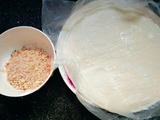 1、花生馅饼,原料：花生馅，手抓饼皮