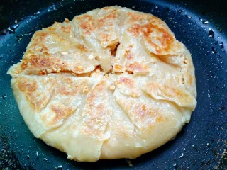 6、花生馅饼,反复翻面几次