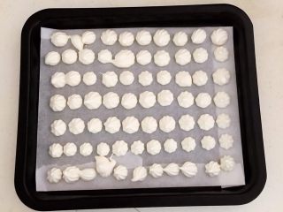 21、宝宝健康食谱  原味蛋白糖,蛋白糖出炉了，晾至凉透