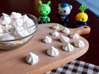 22、宝宝健康食谱  原味蛋白糖,原味蛋白糖又脆又甜，非常完美~