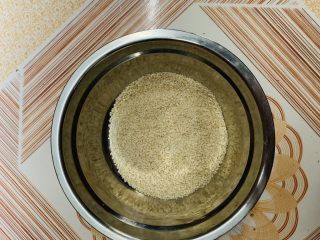 12、零失败老婆饼,趁这时间准备馅料:芝麻备好。