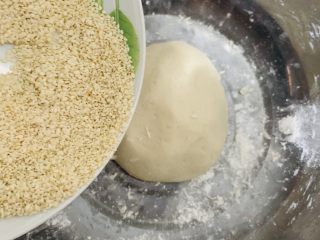 25、零失败老婆饼,加入白芝麻。