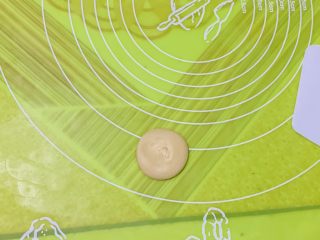 53、零失败老婆饼,手掌摁压成扁状。