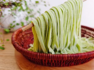 15、菠菜鸡蛋面,喜欢的试试吧！