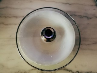 5、红糖糍粑,盖上盖子 静置30分钟