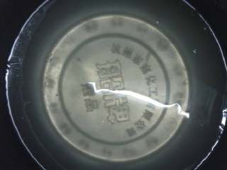 3、木莲豆腐（家乡美食）,袋子不能离开水面，不要心急慢慢搓揉至有小泡泡出现（这段时间需要6-8分钟），凉开水有很稠的黏液度，再把已化好的凝固剂慢慢添加，朝一个方向慢慢搅拌均匀，即可放入冰箱冷藏。