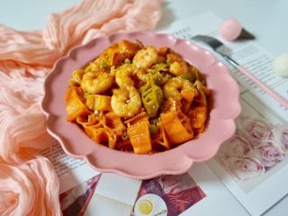 13、番茄虾仁卡通意面,满满的很有食欲哦~
