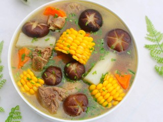 18、山药香菇玉米土鸡汤,多营养滋补汤,身体倍儿棒。