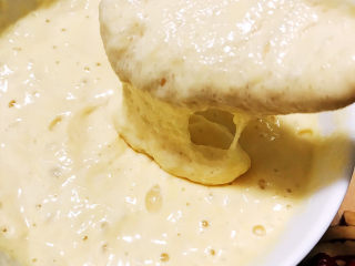 12、小米发糕,看到了吗？有很多气泡