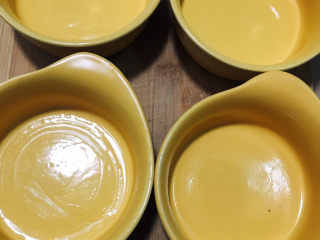 13、小米发糕,小碗抹上一层薄薄的油