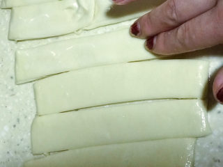 14、浅湘食光&牛奶油条,表面抹水