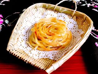 16、香酥盘丝饼,丝丝相连的盘丝饼,酥香可口~