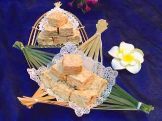 16、网红甜品+雪花酥,浓浓的奶香味，边切边吃了好几块，香甜酥脆，实在太好吃啦。