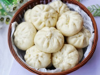 20、韭菜猪肉鸡蛋包子,非常受欢迎。