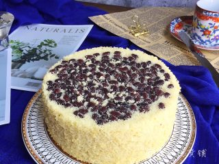 15、蜜红豆小米蒸蛋糕,完成。