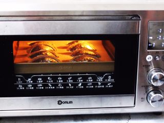 10、草莓芝士酥～蛋挞皮版,上下管180度，(先烤12分钟）