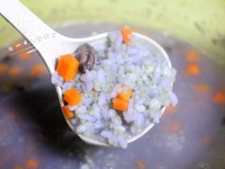 9、蔬菜杂粮粥,粥好了。