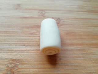 15、紫薯馅老婆饼, 卷起来。