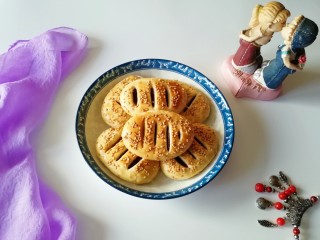 33、紫薯馅老婆饼,拍照的时候老公闺女在一旁一直催催催。