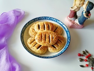 34、紫薯馅老婆饼,做了8个，不等晾凉已经剩4个了。