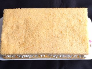 25、奶油裸蛋糕+南瓜味,另一片蛋糕覆盖上去。