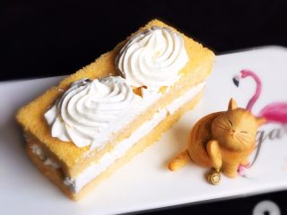 29、奶油裸蛋糕+南瓜味,切开品尝，自己做的蛋糕干净，而且健康，价格也实惠。