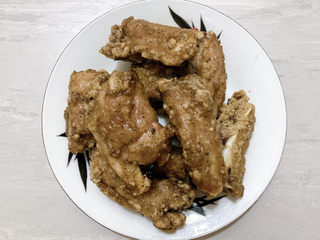 11、椒盐排骨,如果有空气炸锅的小伙伴,那就更简单了~直接交给它就完事了,油都不用放~