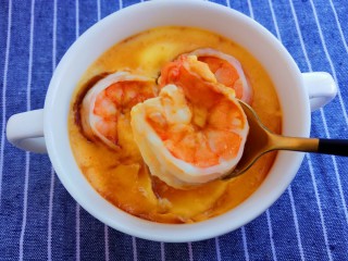 15、鲜美爽滑～日本豆腐炖鸡蛋,最后淋入少量酱油和香油即可