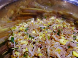 5、豆芽菜盒子,炒馅料